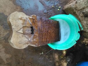 Planche à laver en bois utilisée en Afrique pour le nettoyage du linge